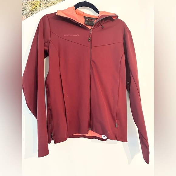 Mammut Jackets & Blazers - Mammut - Ultimate V SO Zipup hooded Jacket - Women's small maroon coral